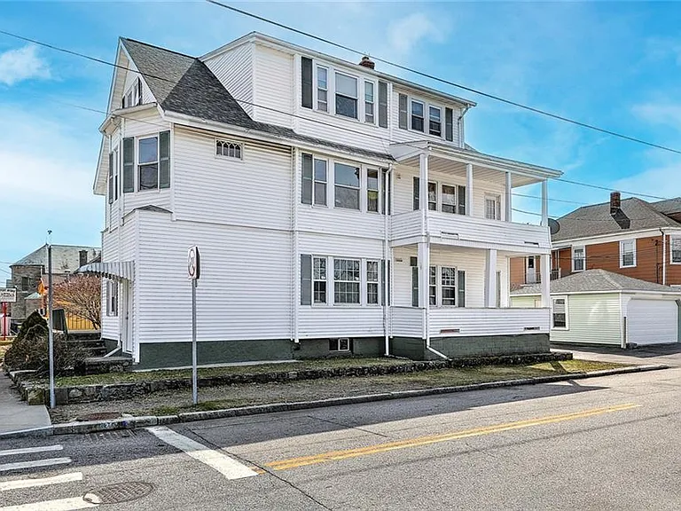 1108 Newport Ave, Pawtucket, RI — sold by David Peterson